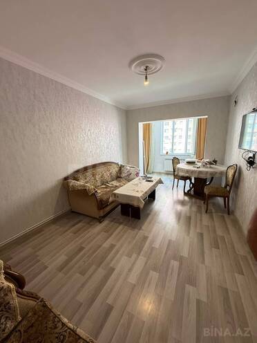 Satılır 3 otaqlı köhnə tikili 75 m², İnşaatçılar m., photo 1 from 10