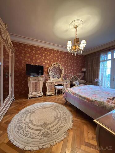Продаётся 4-комн. вторичка 105 м², м. 28 мая, photo 1 from 10