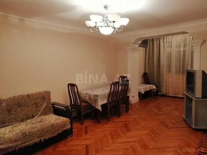 Продаётся 3-комн. вторичка 70 м², м. Элмляр Академиясы, photo 1 from 18