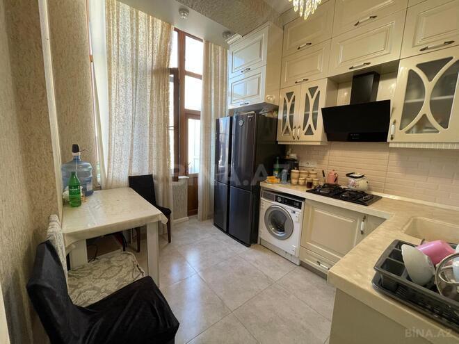Продаётся 2-комн. новостройка 83 м², м. Элмляр Академиясы, photo 4 from 9