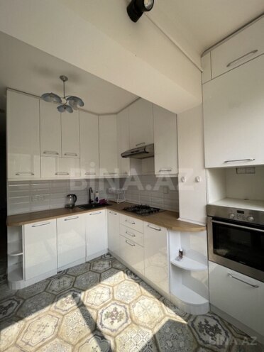 Satılır 2 otaqlı köhnə tikili 65 m², İnşaatçılar m., photo 12 from 17