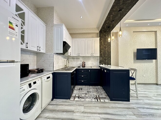İcarəyə verilir 3 otaqlı yeni tikili 110 m², Gənclik m., photo 15 from 32
