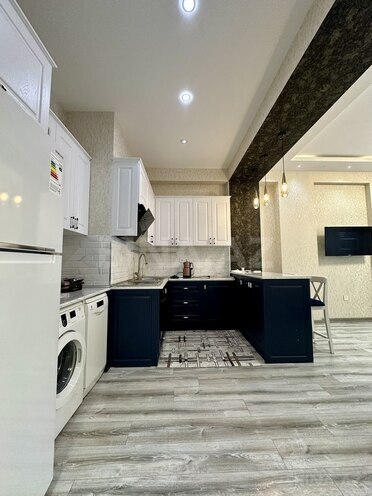 İcarəyə verilir 3 otaqlı yeni tikili 110 m², Gənclik m., photo 10 from 32