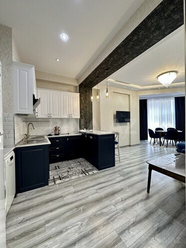 İcarəyə verilir 3 otaqlı yeni tikili 110 m², Gənclik m., photo 7 from 32