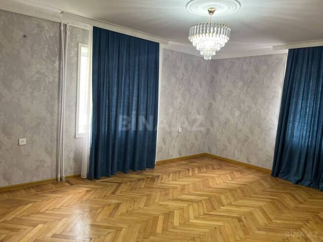 Satılır 2 otaqlı köhnə tikili 80 m², İnşaatçılar m., photo 7 from 10