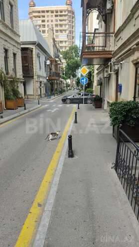 Satılır 2 otaqlı köhnə tikili 82 m², Nizami m., photo 4 from 16