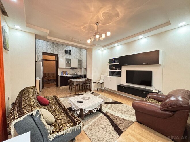 Сдаётся 2-комн. вторичка 70 м², м. Ичеришехер, photo 3 from 13