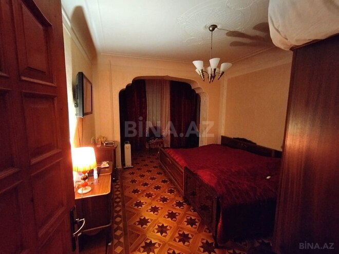 Satılır 4 otaqlı köhnə tikili 110 m², Bakmil m., photo 3 from 11