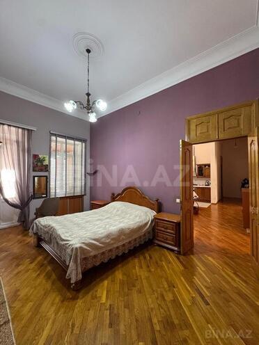 Satılır 4 otaqlı köhnə tikili 200 m², Bayıl q., photo 10 from 24