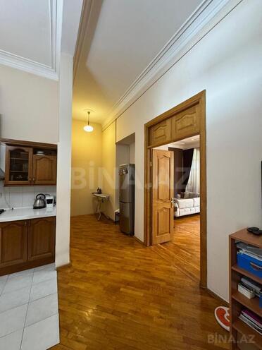 Satılır 4 otaqlı köhnə tikili 200 m², Bayıl q., photo 19 from 24