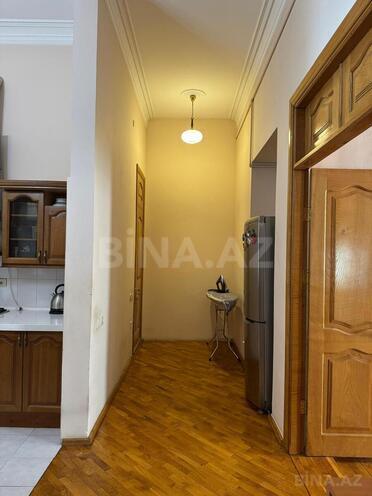 Satılır 4 otaqlı köhnə tikili 200 m², Bayıl q., photo 20 from 24