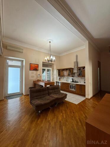 Satılır 4 otaqlı köhnə tikili 200 m², Bayıl q., photo 11 from 24