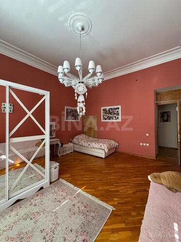 Satılır 4 otaqlı köhnə tikili 200 m², Bayıl q., photo 7 from 24
