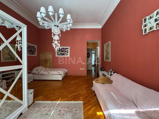 Satılır 4 otaqlı köhnə tikili 200 m², Bayıl q., photo 6 from 24