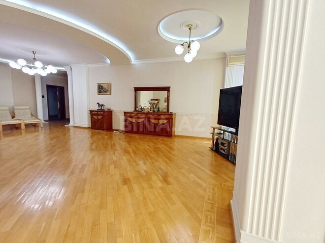 İcarəyə verilir 4 otaqlı yeni tikili 220 m², 28 May m., photo 7 from 20