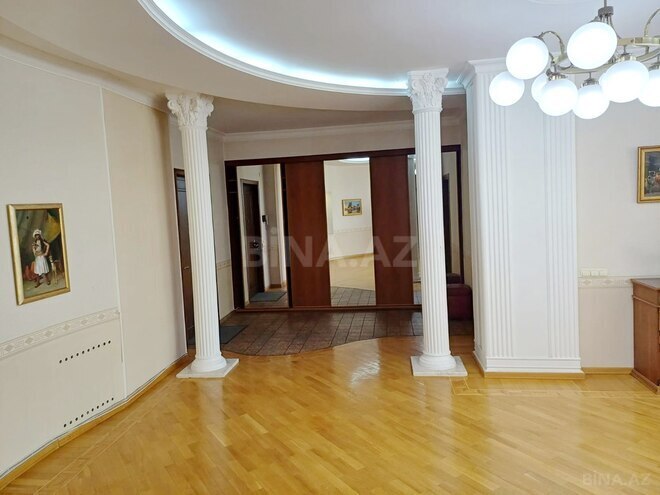 İcarəyə verilir 4 otaqlı yeni tikili 220 m², 28 May m., photo 9 from 20