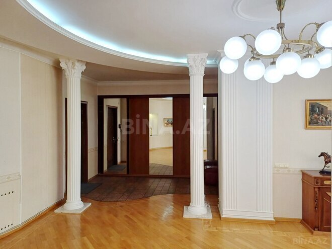 İcarəyə verilir 4 otaqlı yeni tikili 220 m², 28 May m., photo 15 from 20
