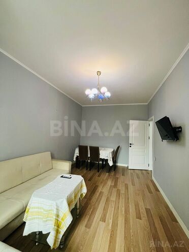Satılır 2 otaqlı köhnə tikili 65 m², İnşaatçılar m., photo 3 from 16