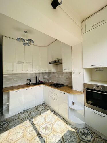 Satılır 2 otaqlı köhnə tikili 65 m², İnşaatçılar m., photo 8 from 16