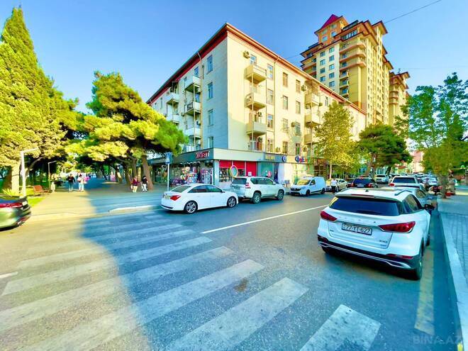 Satılır 3 otaqlı köhnə tikili 75 m², Qara Qarayev m., photo 1 from 14