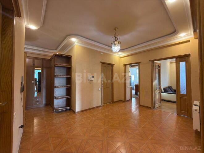 İcarəyə verilir 3 otaqlı yeni tikili 190 m², 28 May m., photo 21 from 28