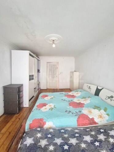 Satılır 3 otaqlı köhnə tikili 80 m², İnşaatçılar m., photo 14 from 30