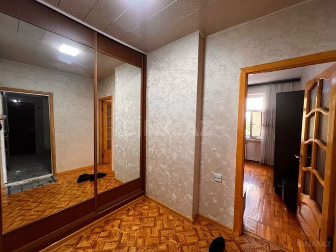 Satılır 2 otaqlı köhnə tikili 70 m², İnşaatçılar m., photo 15 from 17