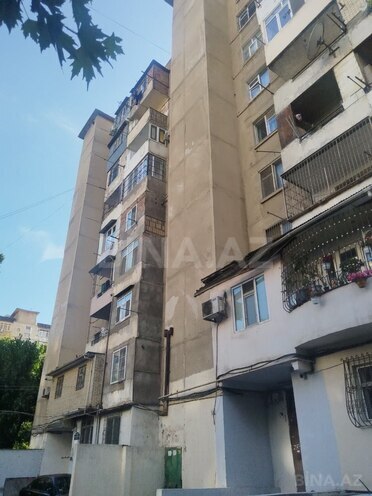 Satılır 2 otaqlı köhnə tikili 70 m², İnşaatçılar m., photo 16 from 17