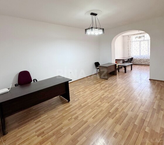 İcarəyə verilir 4 otaqlı köhnə tikili 130 m², Gənclik m., photo 9 from 17