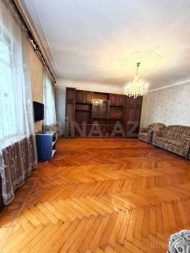 Satılır 4 otaqlı köhnə tikili 90 m², 28 May m., photo 1 from 23