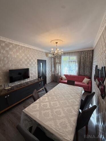 Satılır 3 otaqlı köhnə tikili 70 m², İnşaatçılar m., photo 1 from 18