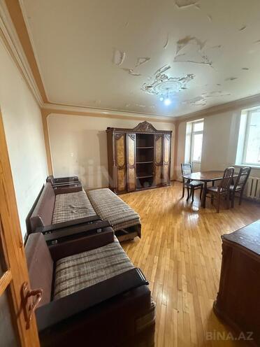 Satılır 3 otaqlı köhnə tikili 75 m², Yasamal r., photo 1 from 19