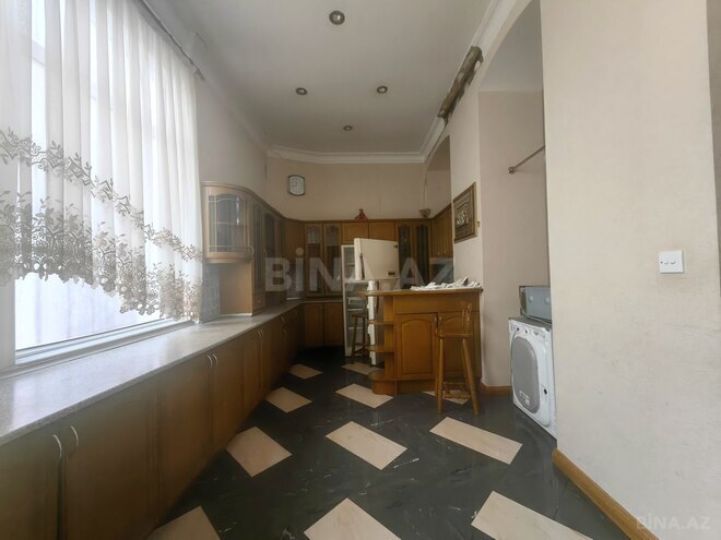 Satılır 4 otaqlı köhnə tikili 150 m², 28 May m., photo 15 from 26