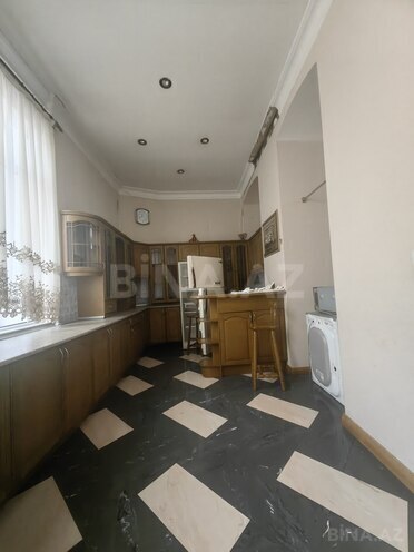 Satılır 4 otaqlı köhnə tikili 150 m², 28 May m., photo 14 from 26