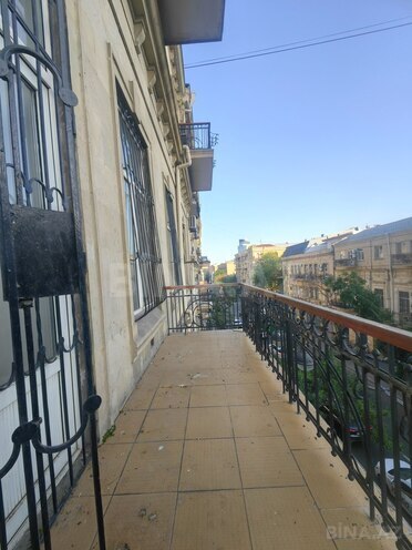 Satılır 4 otaqlı köhnə tikili 150 m², 28 May m., photo 9 from 26