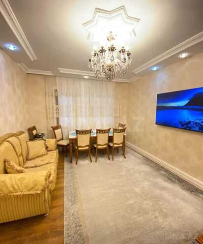 Сдаётся 3-комн. вторичка 85 м², м. Кара Караев, photo 1 from 16