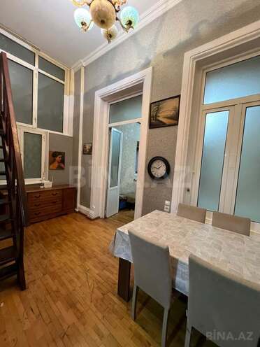 Satılır 2 otaqlı köhnə tikili 70 m², Sahil m., photo 5 from 18