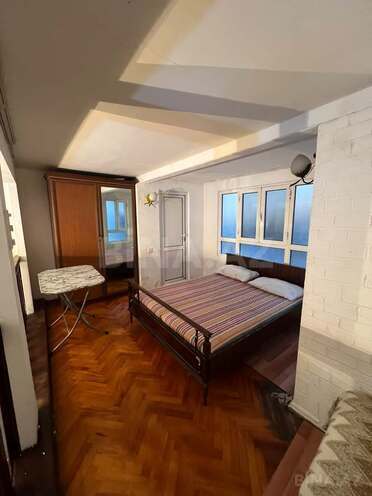 Satılır 2 otaqlı köhnə tikili 70 m², Sahil m., photo 7 from 18