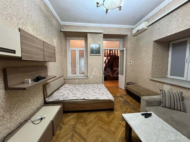 Satılır 2 otaqlı köhnə tikili 70 m², Sahil m., photo 4 from 18