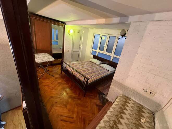 Satılır 2 otaqlı köhnə tikili 70 m², Sahil m., photo 9 from 18