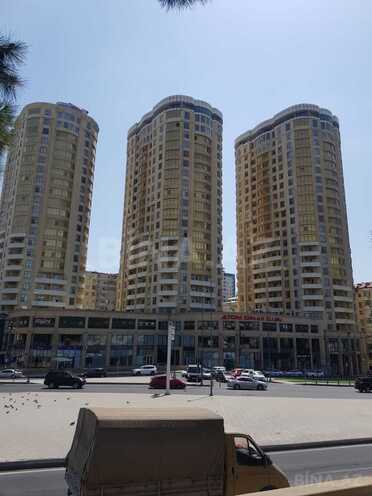 Сдаётся 3-комн. новостройка 135 м², м. Низами, photo 1 from 20