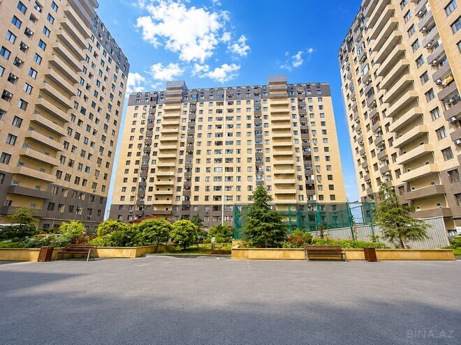 Продаётся 3-комн. новостройка 75 м², м. Кара Караев, photo 1 from 13