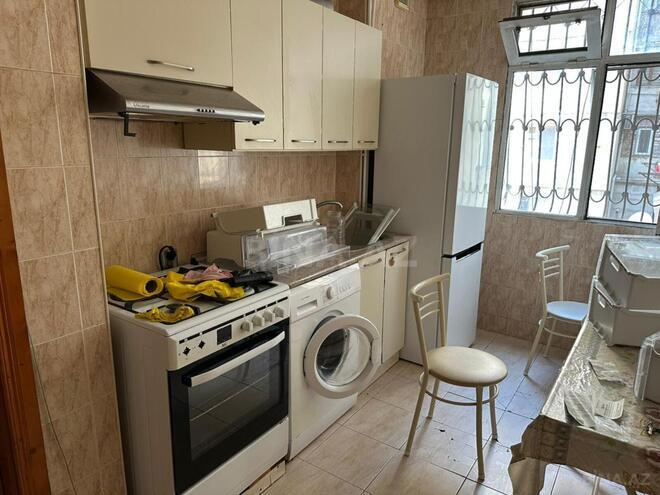 İcarəyə verilir 3 otaqlı köhnə tikili 75 m², Gənclik m., photo 1 from 6