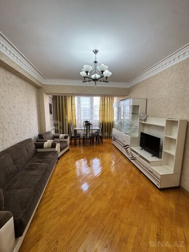 Satılır 2 otaqlı köhnə tikili 70 m², Azadlıq Prospekti m., photo 1 from 19