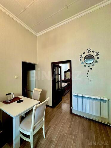 Satılır 3 otaqlı köhnə tikili 60 m², Sahil m., photo 6 from 17