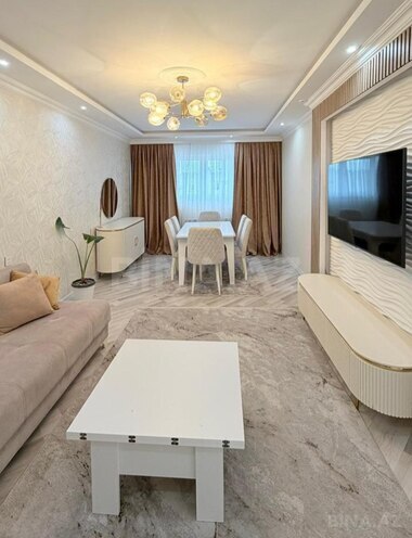 Satılır 3 otaqlı köhnə tikili 70 m², Yeni Günəşli q., photo 1 from 18