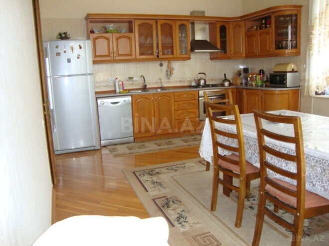 Satılır 12 otaqlı həyət evi/bağ evi 800 m², Badamdar q., photo 21 from 27