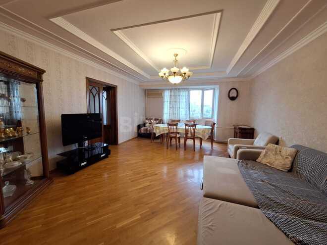 Satılır 4 otaqlı köhnə tikili 100 m², Elmlər Akademiyası m., photo 1 from 8