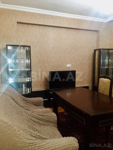 İcarəyə verilir 2 otaqlı köhnə tikili 65 m², 28 May m., photo 3 from 9