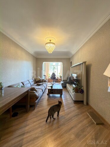 Satılır 2 otaqlı köhnə tikili 50 m², Yasamal r., photo 1 from 13